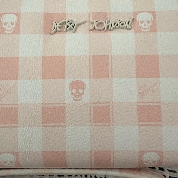 Betsey Johnson Pink and Off White Skull Wristlet/Wallet - NWT - Picture 2 of 11